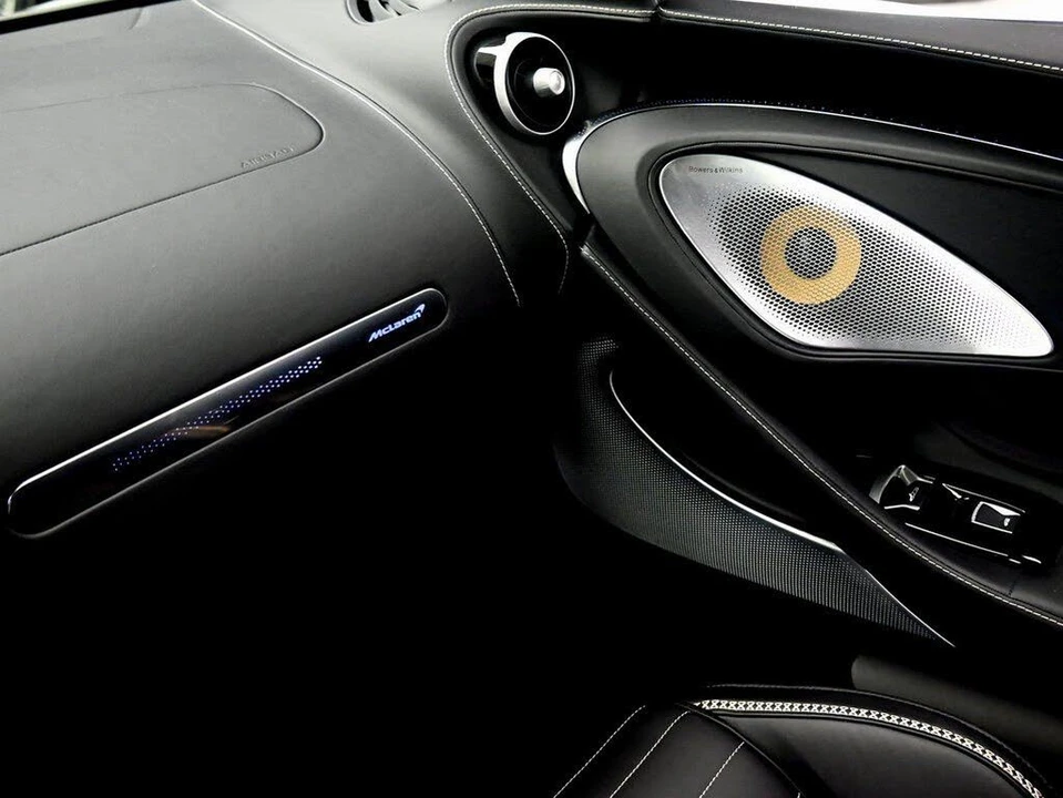 2025 McLaren GT - Image 27 of 31