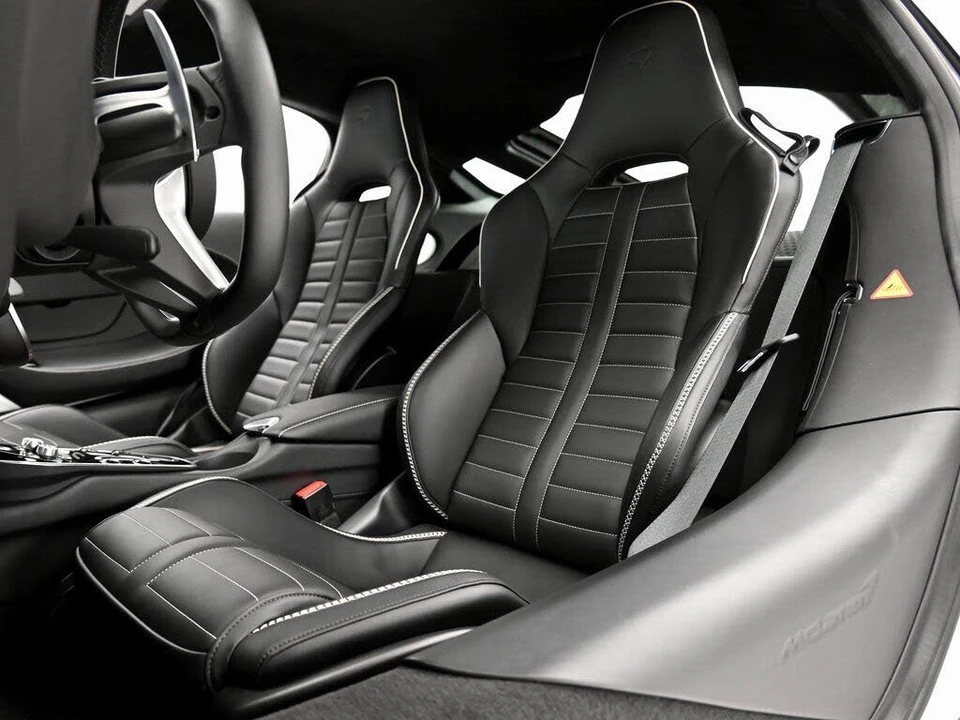 2025 McLaren GT - Image 19 of 31