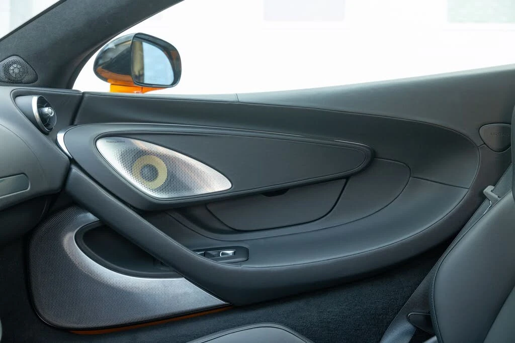2025 McLaren GT - Image 19 of 31