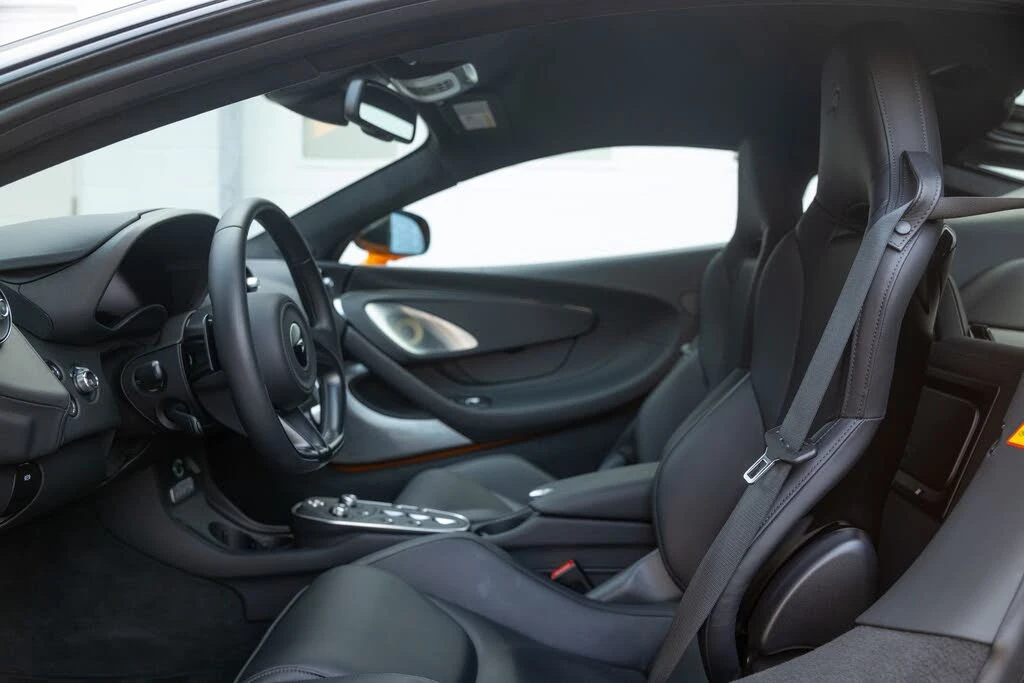 2025 McLaren GT - Image 14 of 31
