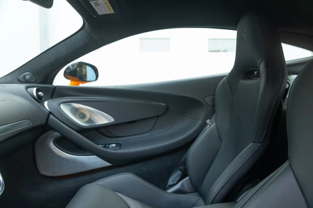 2025 McLaren GT - Image 18 of 31