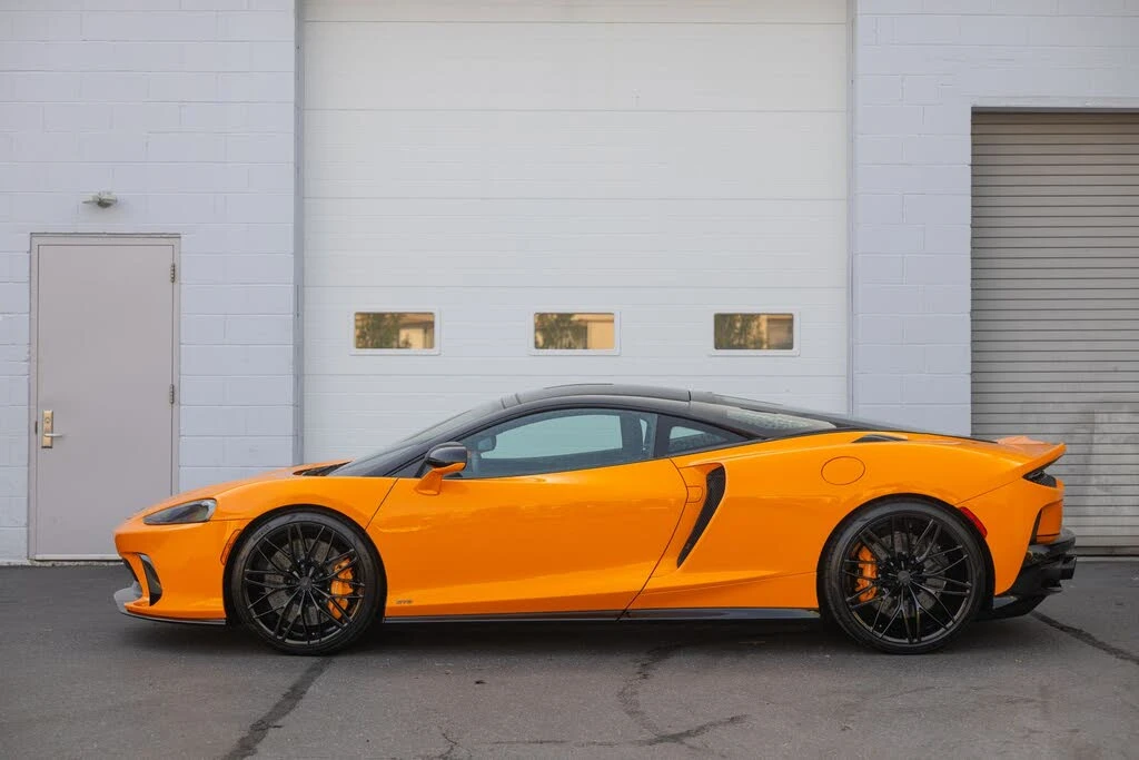 2025 McLaren GT - Image 9 of 31