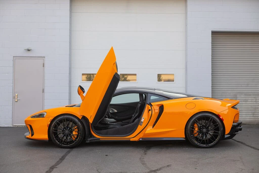 2025 McLaren GT - Image 28 of 31