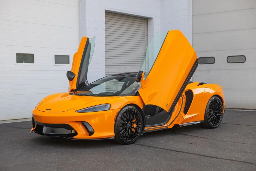 2025 McLaren GT - Image 24 of 31