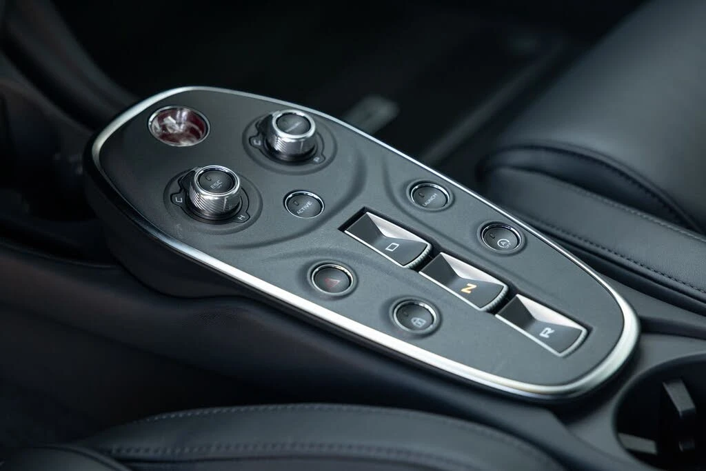 2025 McLaren GT - Image 23 of 31