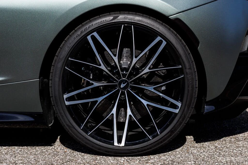 2025 McLaren GT - Image 27 of 31