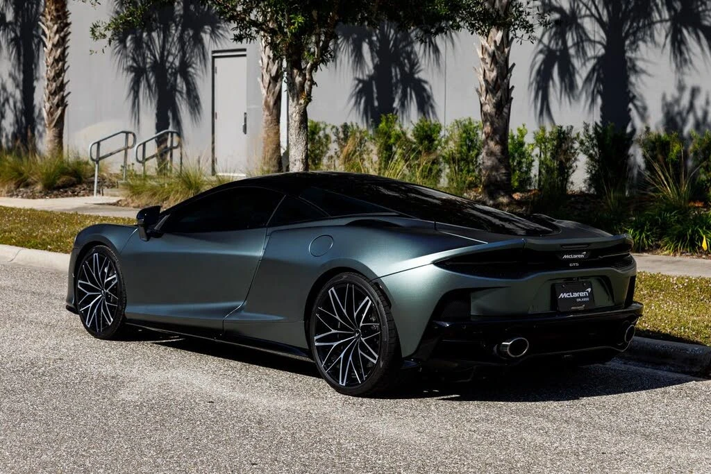 2025 McLaren GT - Image 28 of 31