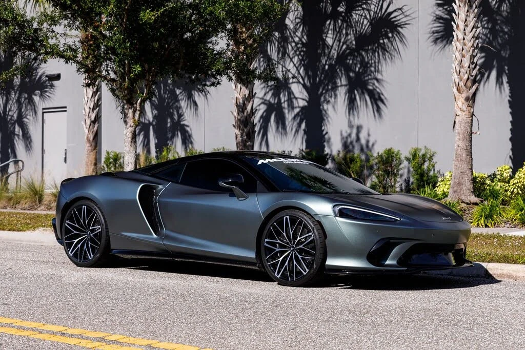 2025 McLaren GT - Image 2 of 31