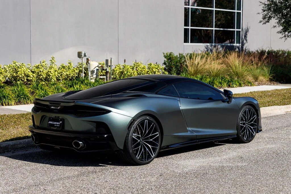 2025 McLaren GT - Image 10 of 31