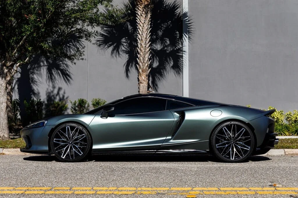 2025 McLaren GT - Image 23 of 31