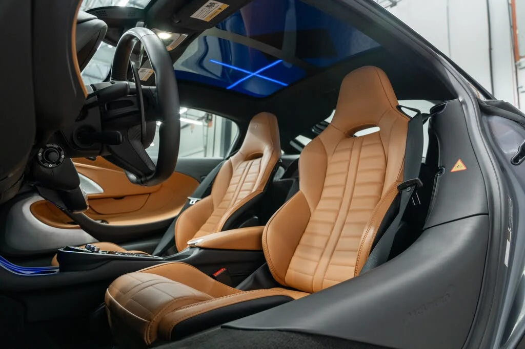 2025 McLaren GT - Image 21 of 31