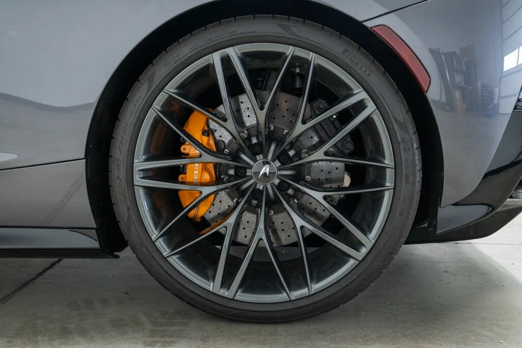 2025 McLaren GT - Image 10 of 31