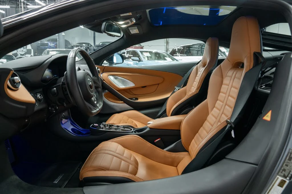 2025 McLaren GT - Image 26 of 31