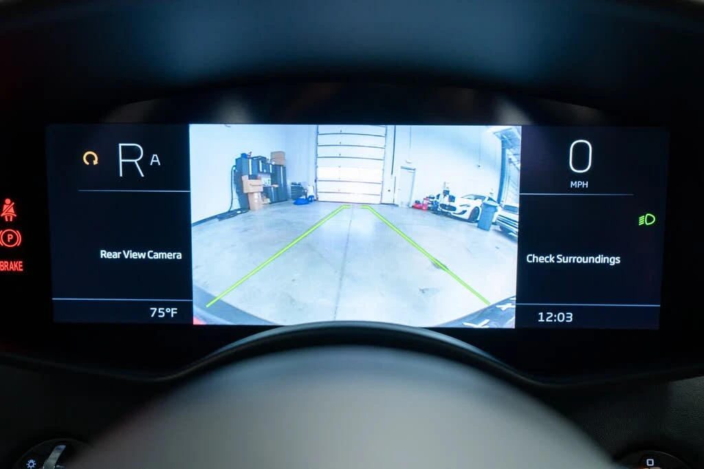 2025 McLaren GT - Image 28 of 31