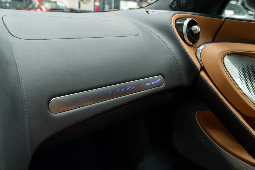 2025 McLaren GT - Image 15 of 31