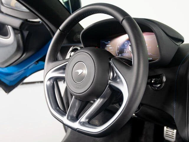 2025 McLaren GT - Image 27 of 31