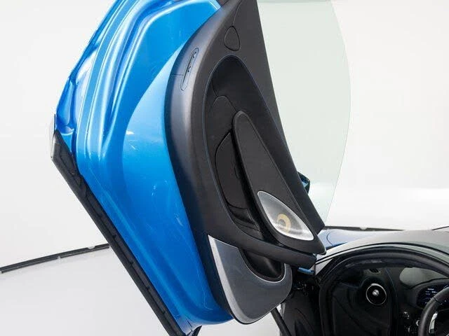 2025 McLaren GT - Image 10 of 31
