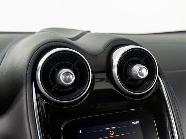 2025 McLaren GT - Image 20 of 31