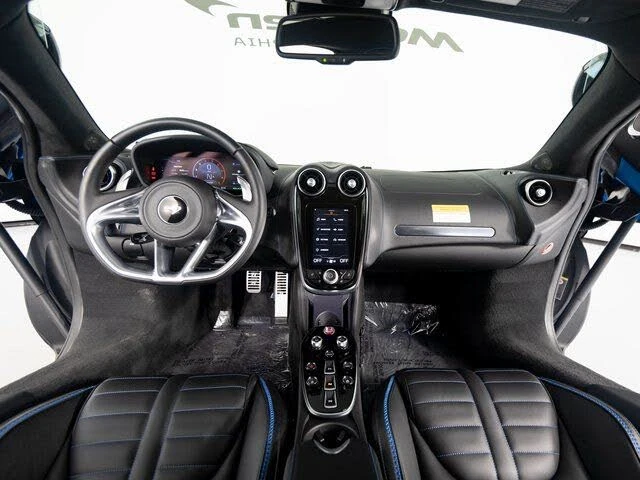 2025 McLaren GT - Image 30 of 31