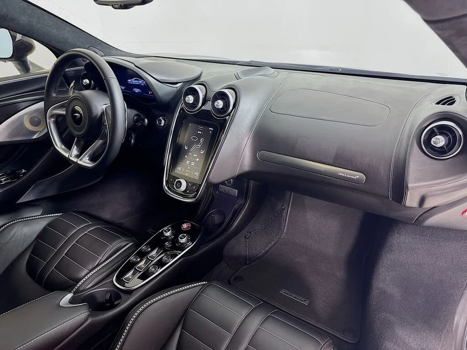 2025 McLaren GT - Image 24 of 25