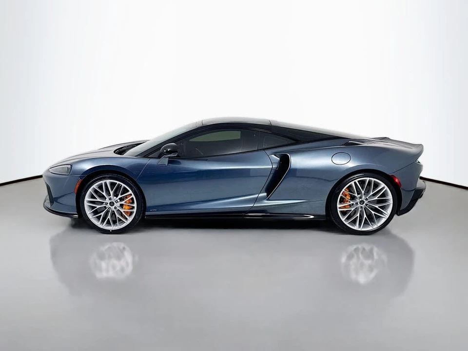 2025 McLaren GT - Image 4 of 25
