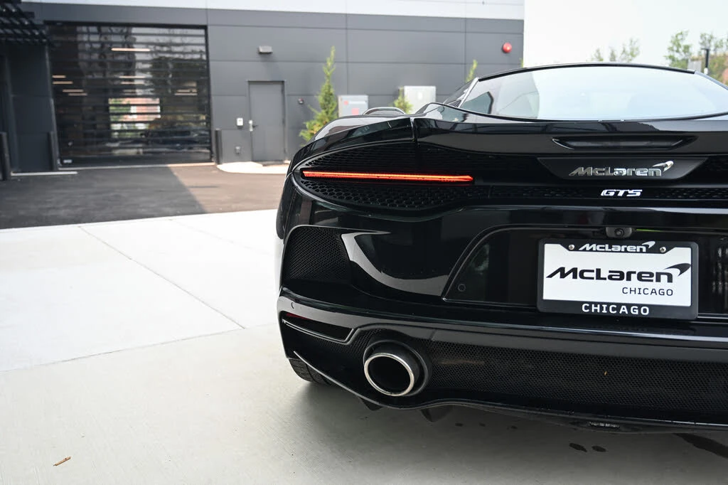 2025 McLaren GT - Image 16 of 29