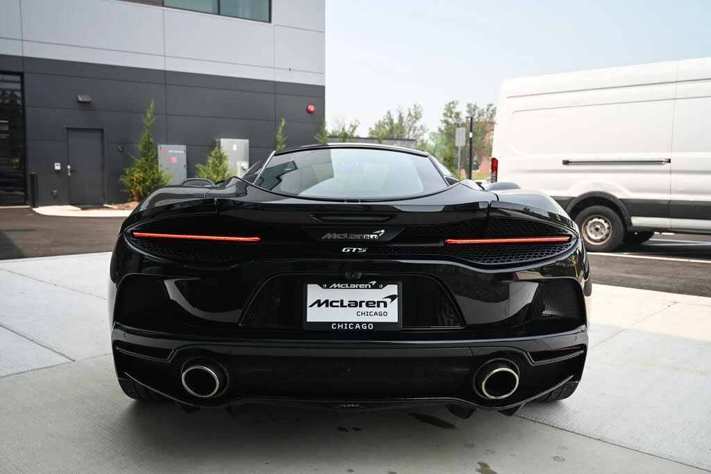 2025 McLaren GT - Image 12 of 29