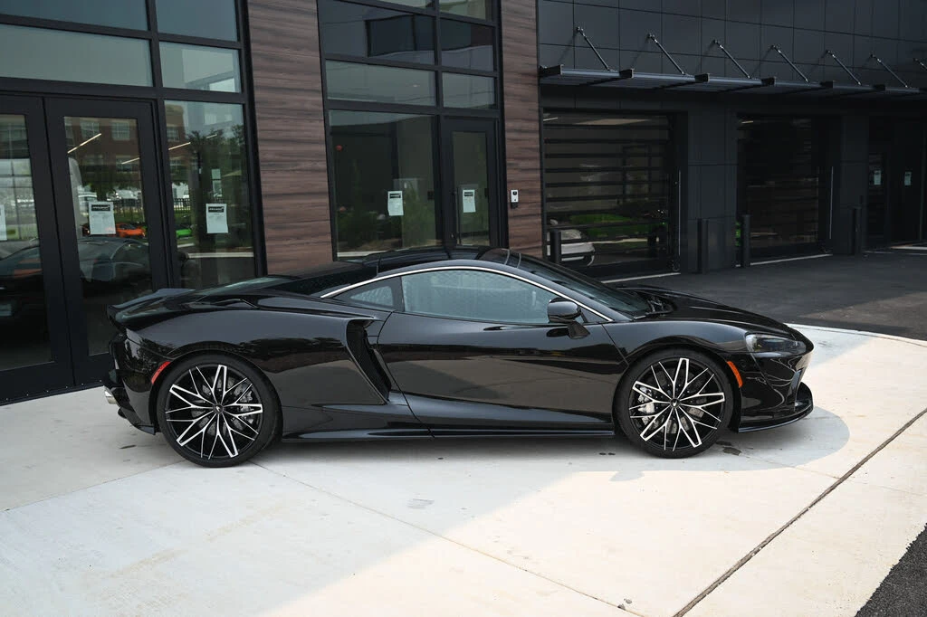 2025 McLaren GT - Image 14 of 29