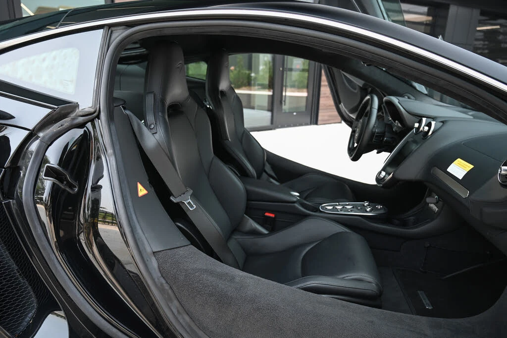 2025 McLaren GT - Image 27 of 29