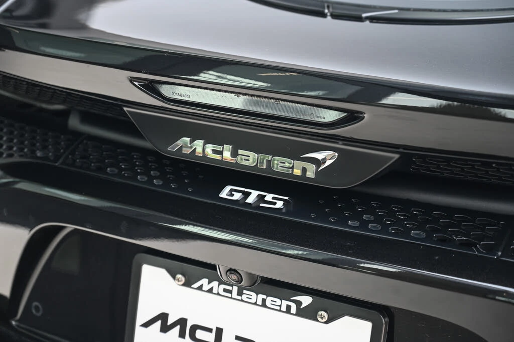 2025 McLaren GT - Image 17 of 29