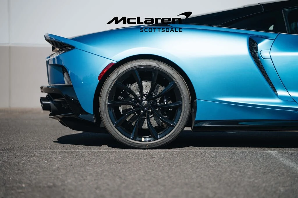 2025 McLaren GT - Image 18 of 31