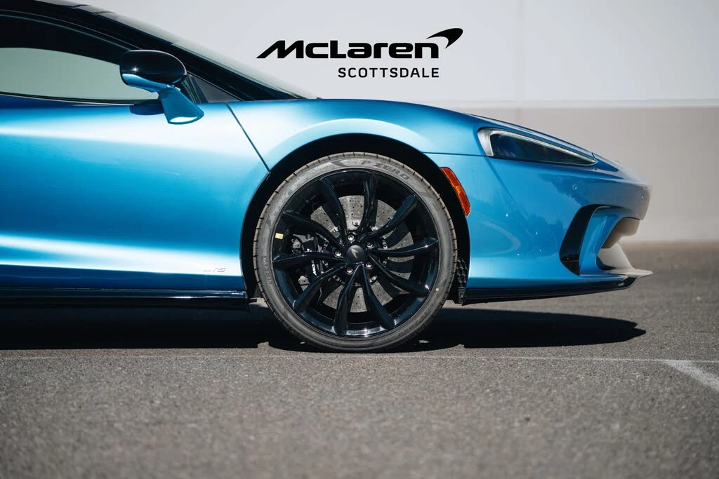 2025 McLaren GT - Image 19 of 31