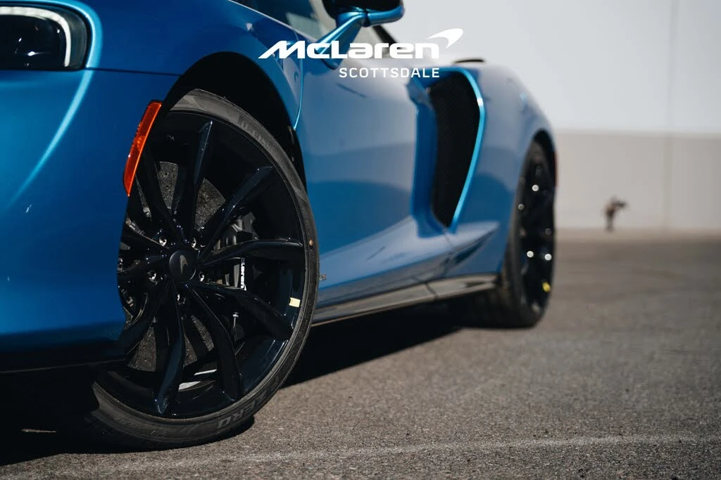 2025 McLaren GT - Image 15 of 31