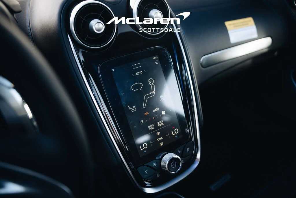2025 McLaren GT - Image 25 of 31
