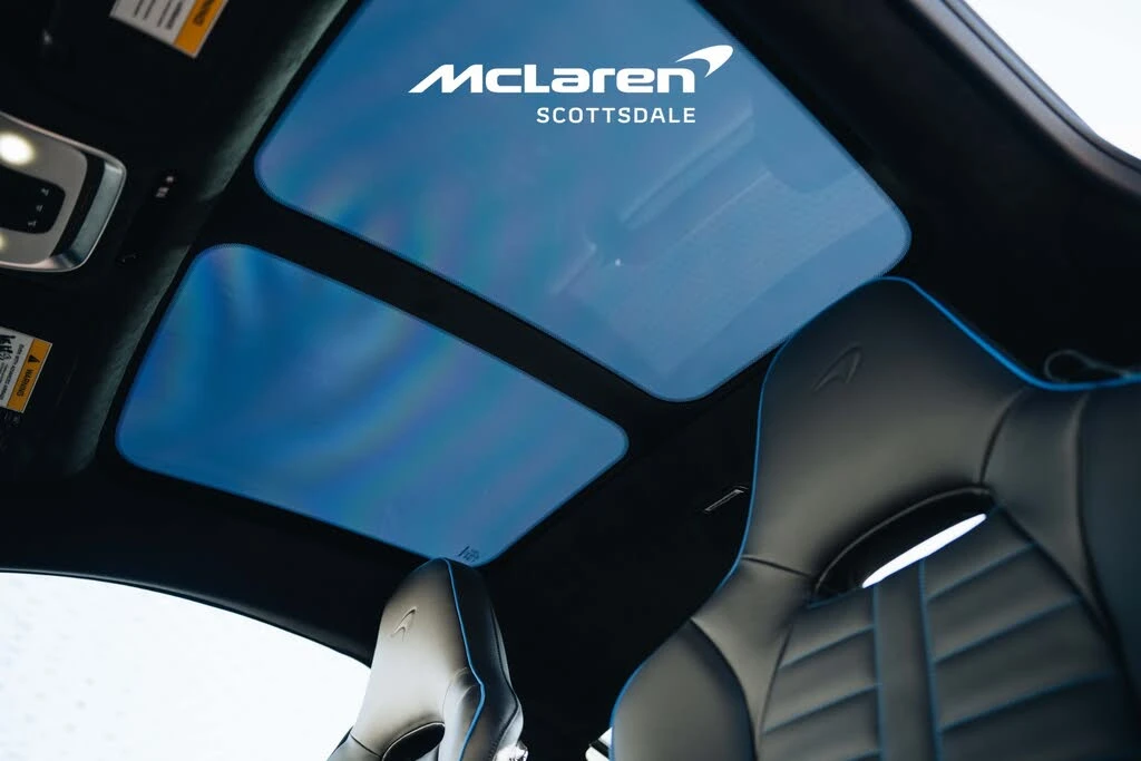 2025 McLaren GT - Image 30 of 31