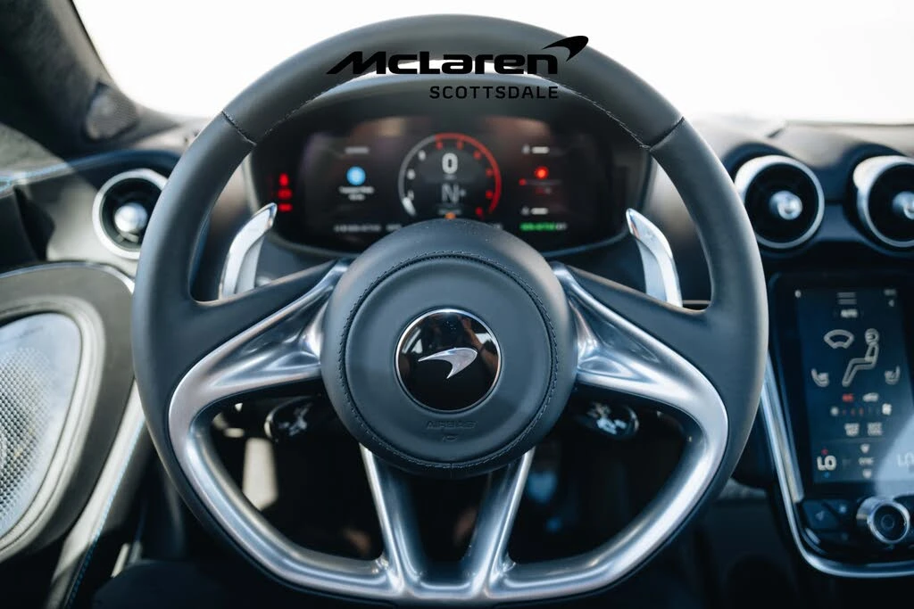 2025 McLaren GT - Image 22 of 31