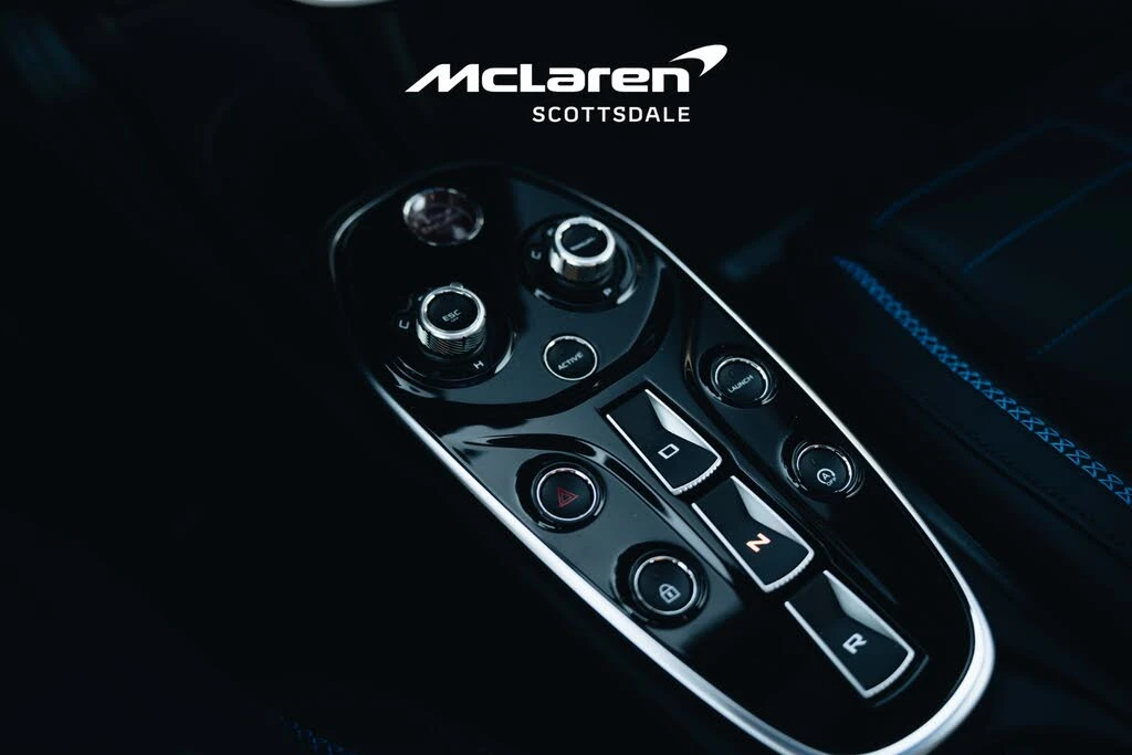 2025 McLaren GT - Image 24 of 31