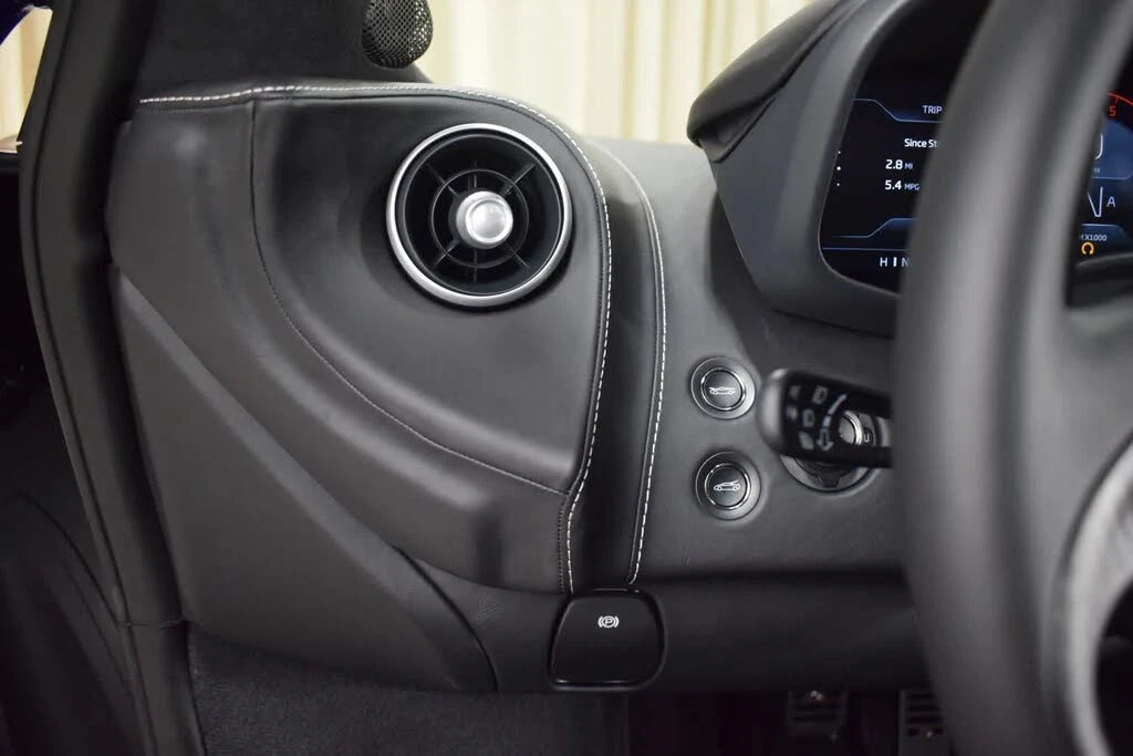 2025 McLaren GT - Image 18 of 31