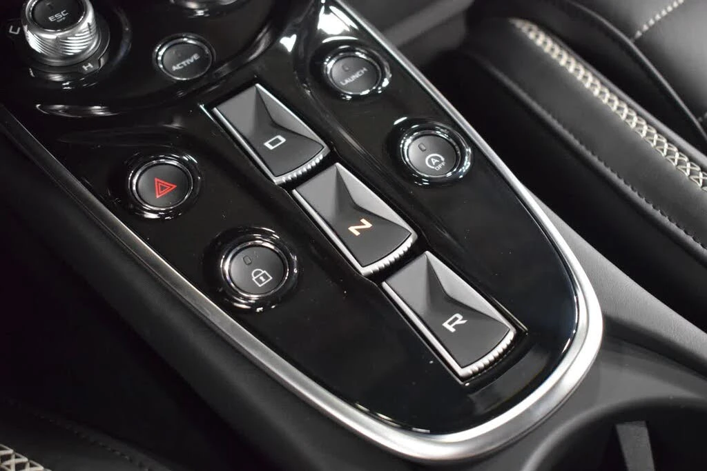 2025 McLaren GT - Image 27 of 31