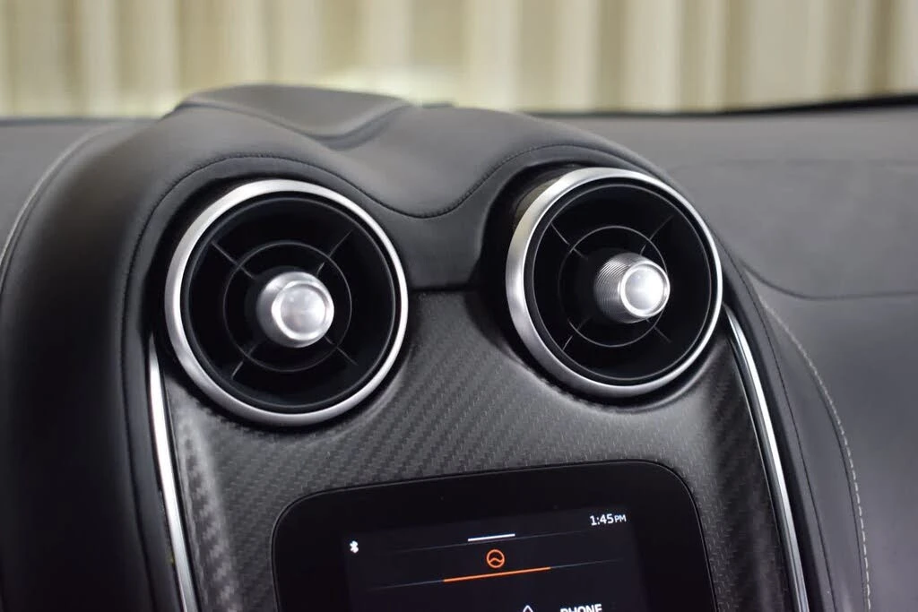 2025 McLaren GT - Image 21 of 31