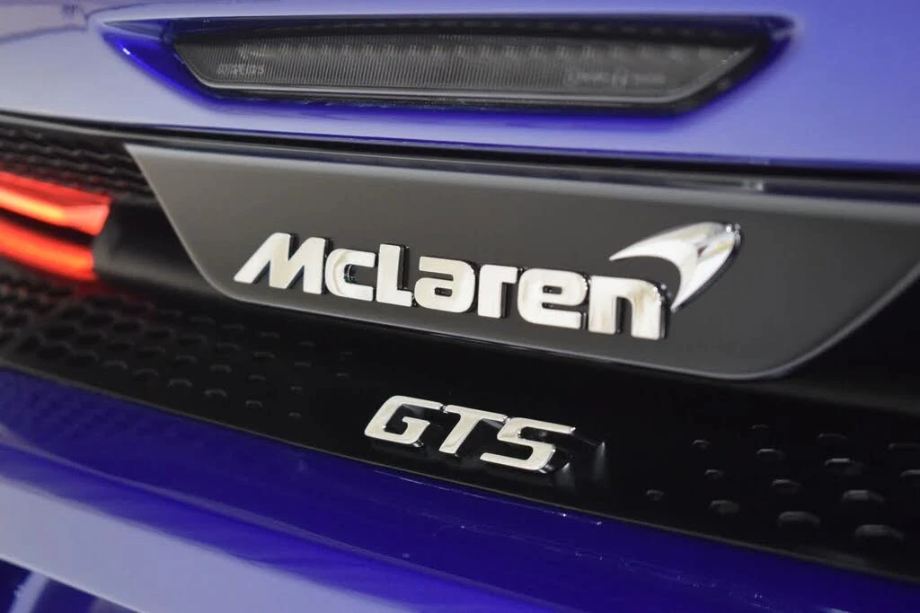 2025 McLaren GT - Image 13 of 31