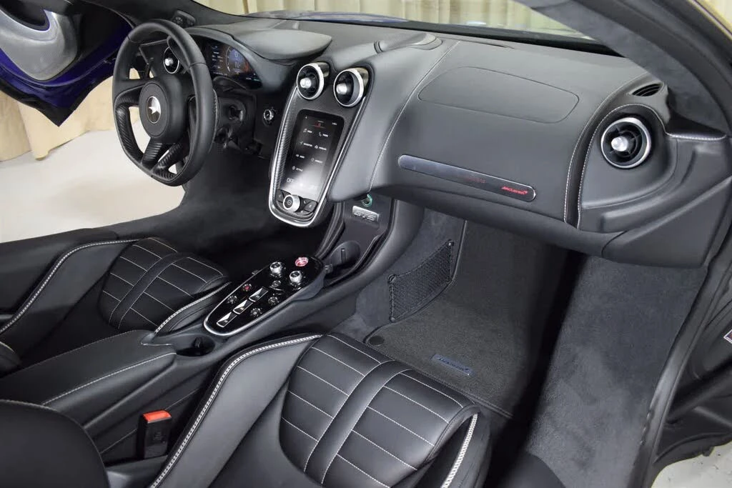 2025 McLaren GT - Image 15 of 31