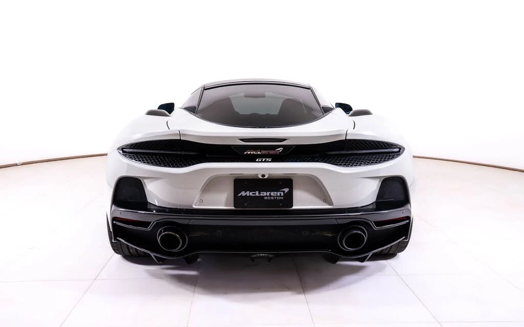 2025 McLaren GT - Image 4 of 24