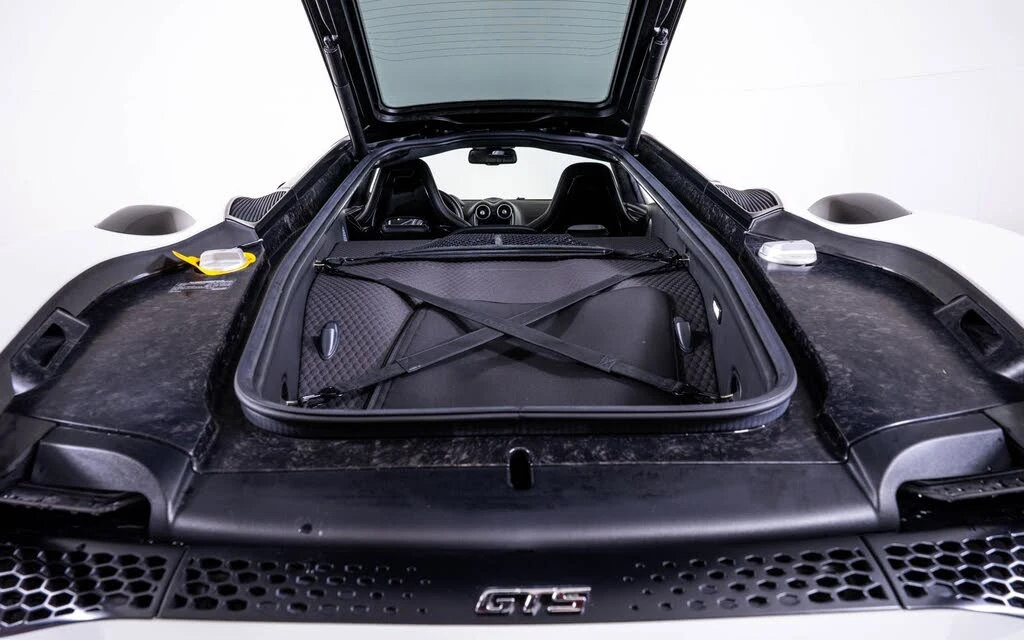 2025 McLaren GT - Image 23 of 24
