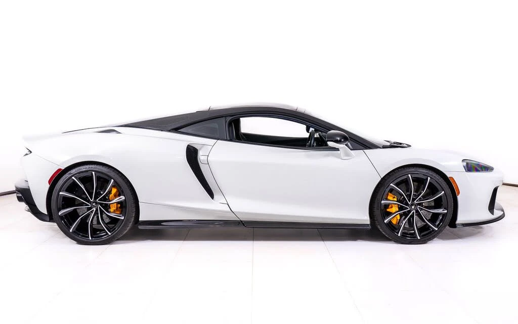 2025 McLaren GT - Image 6 of 24