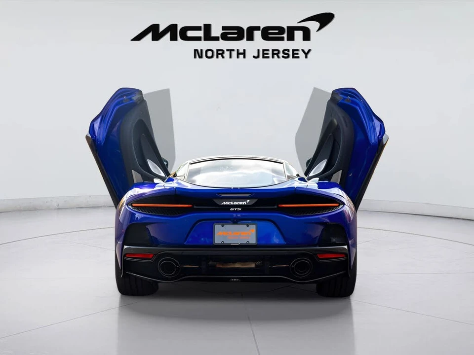2025 McLaren GT - Image 8 of 31