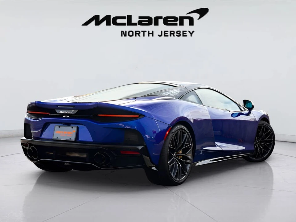 2025 McLaren GT - Image 9 of 31