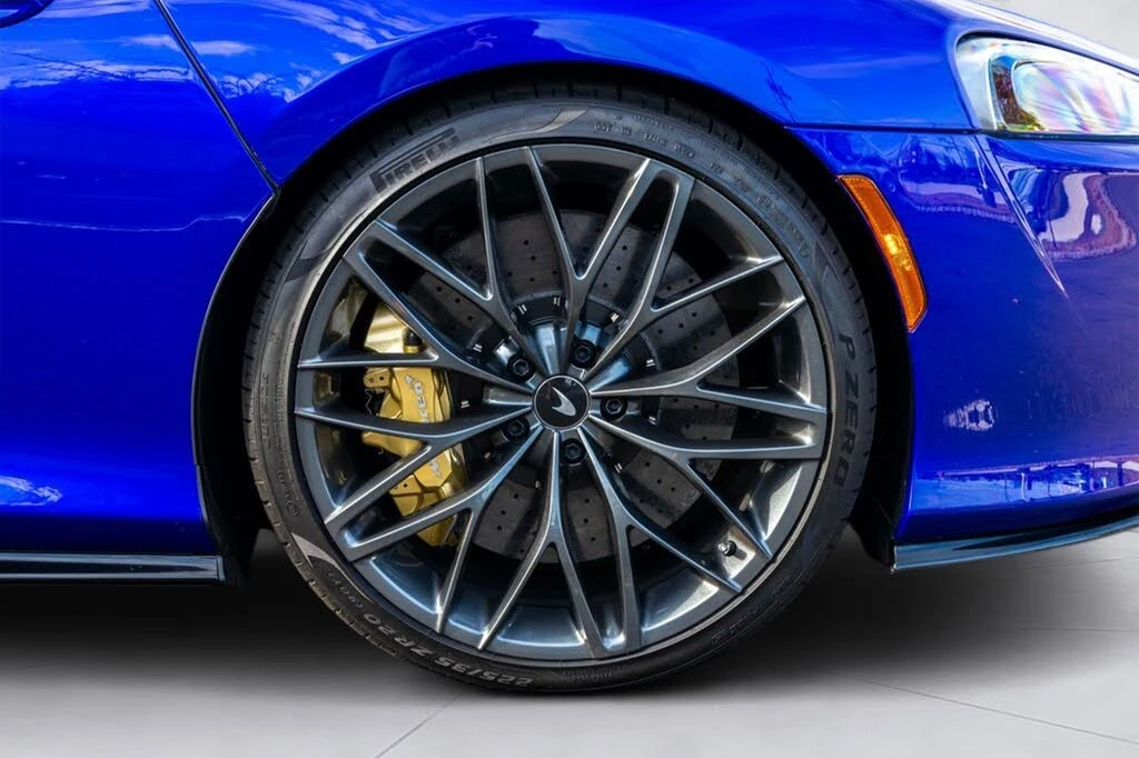 2025 McLaren GT - Image 29 of 31