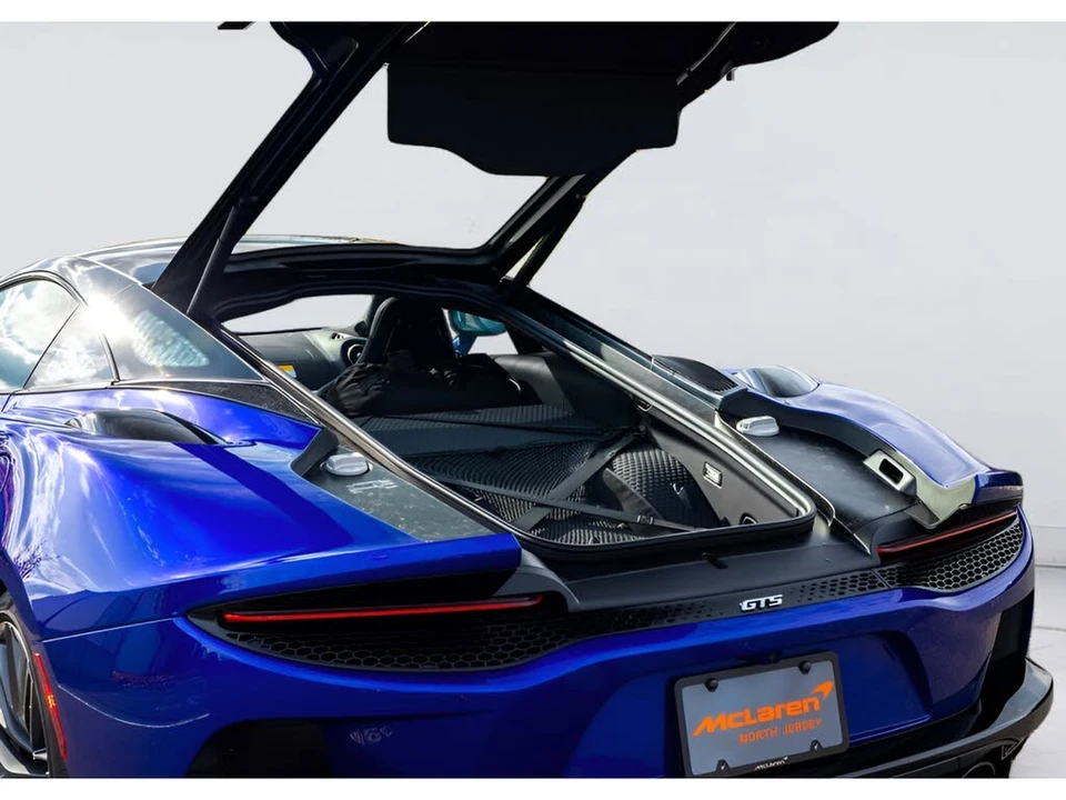 2025 McLaren GT - Image 24 of 31
