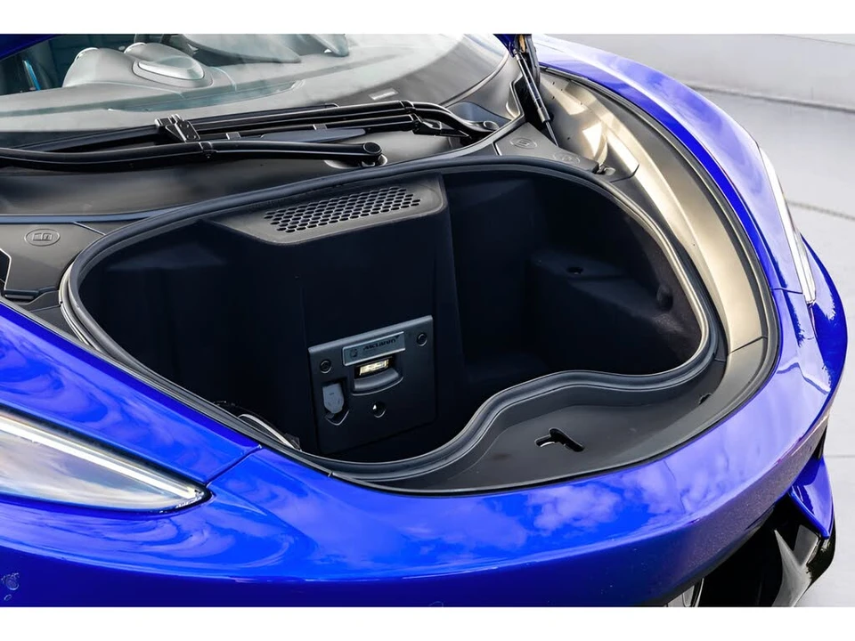 2025 McLaren GT - Image 19 of 31